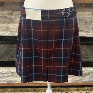 NWT Arizona Jean Co. plaid pleaded skirt. Size large perfect condition